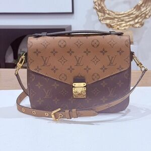 ⭐️Louis Vuitton Pochette Métis Reverse Monogram Authentic⭐️